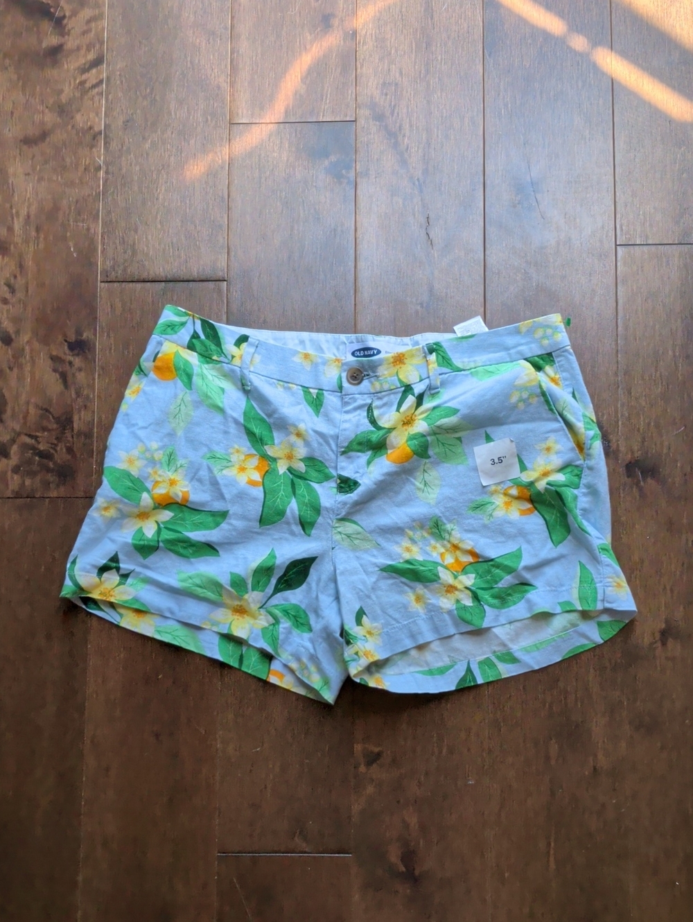 Old Navy‎ Light Blue Floral Cotton-Blend Women's Shorts